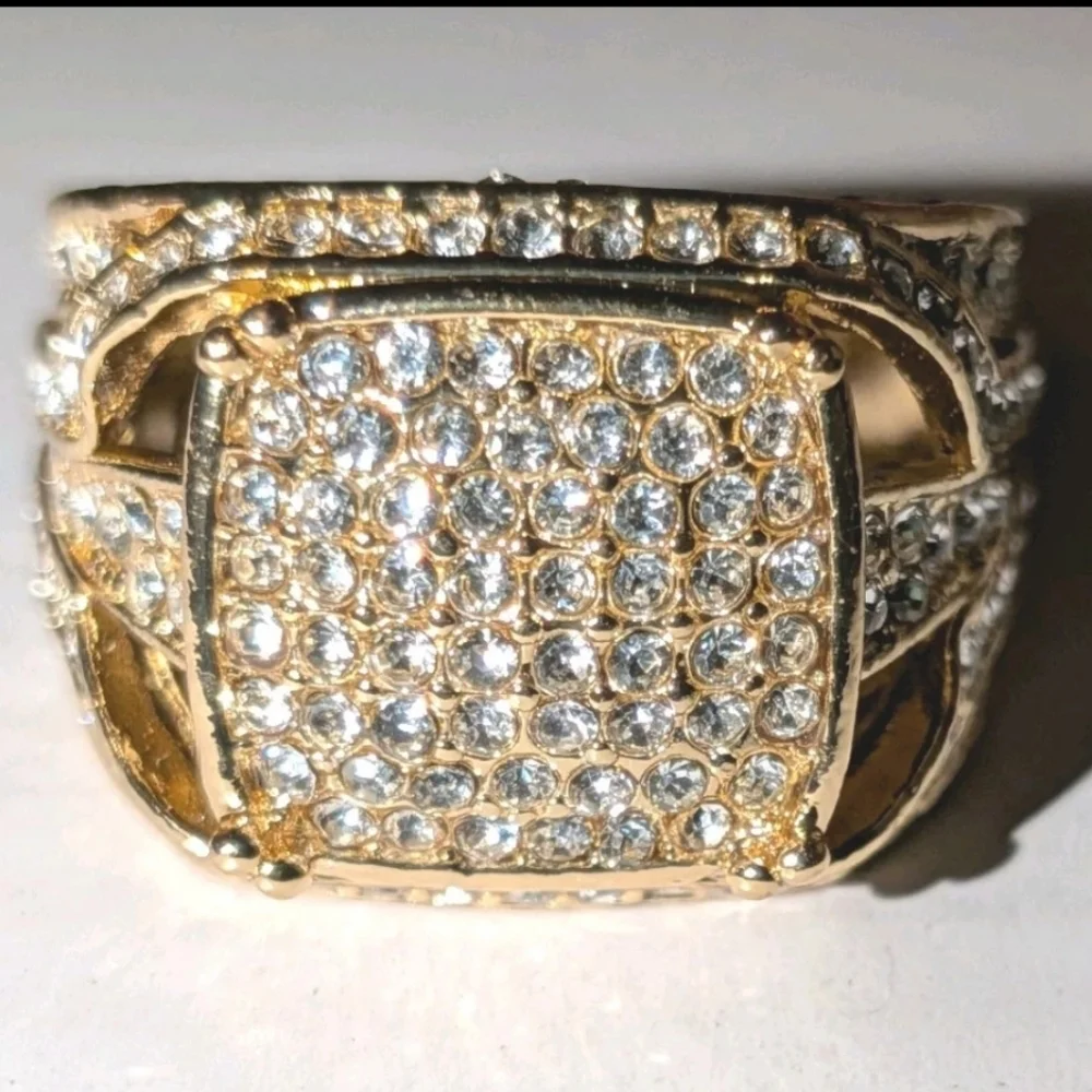 Gold and Silver Diamond Pavé Rings with Intricate Designs